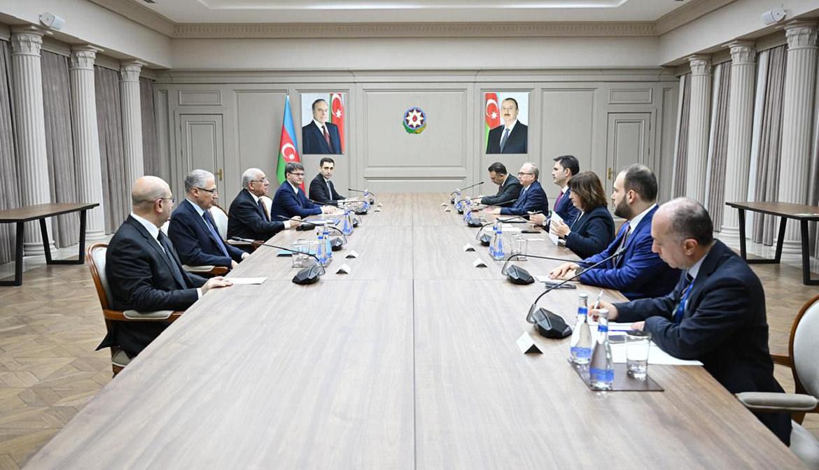 Ağırbaş, Çevre, Şehircilik ve İklim Değişikliği Bakanı ve COP31 Başkanı Murat Kurum’la birlikte Azerbaycan Başbakanı Ali Asadov ile gerçekleştirilen görüşmeye katıldı.