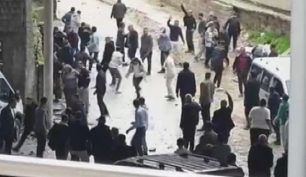 Bayram g&uuml;n&uuml; katliam gibi kavga! Mahalle savaş alanına d&ouml;nd&uuml;: 3 &ouml;l&uuml;, 22 yaralı