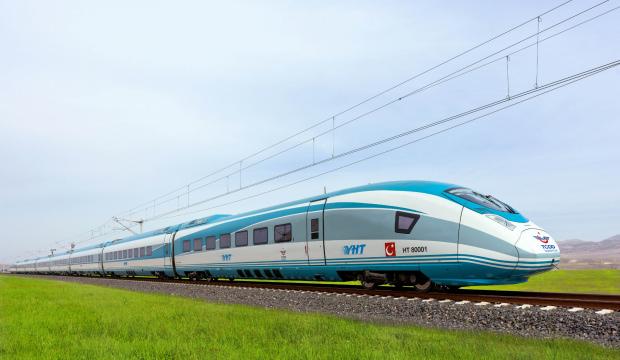 Bayramda bilet bulamayanlara m&uuml;jde: Tren seferlerine 9 bin kişilik dev takviye