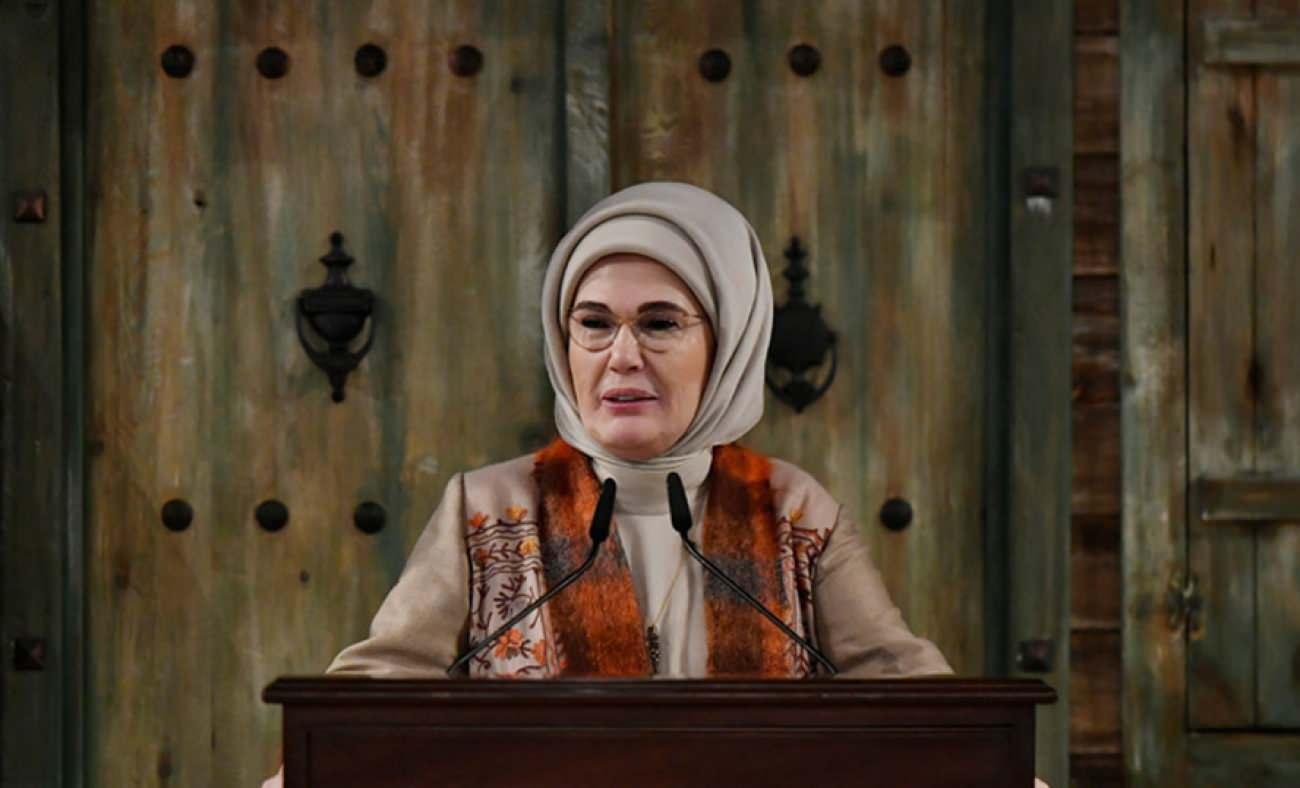 Emine Erdoğan, onursal başkanı olduğu dernek ve vakıfların temsilcileriyle buluştu