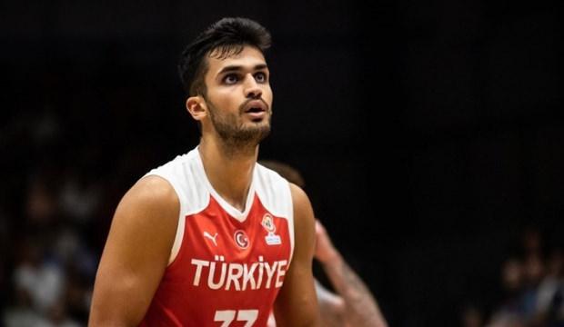 Golden State &Ouml;mer Faruk Yurtseven'le 10 g&uuml;nl&uuml;k s&ouml;zleşme imzaladı! İlk ma&ccedil;ına &ccedil;ıktı