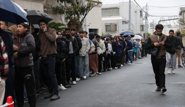 Tokyo Camii'nde bayram namazı yoğun katılım nedeniyle 5 kez kılındı