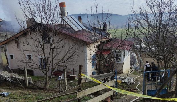 Karab&uuml;k'te yangın! 1 &ouml;l&uuml;, 1 yaralı!