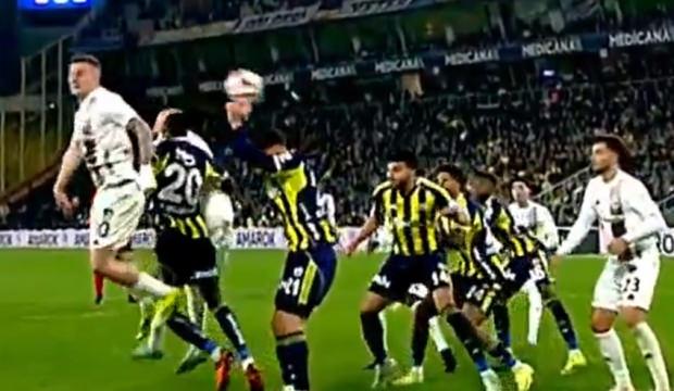 Kadık&ouml;y'de VAR devrede! Eski hakemler penaltı kararını yorumladı