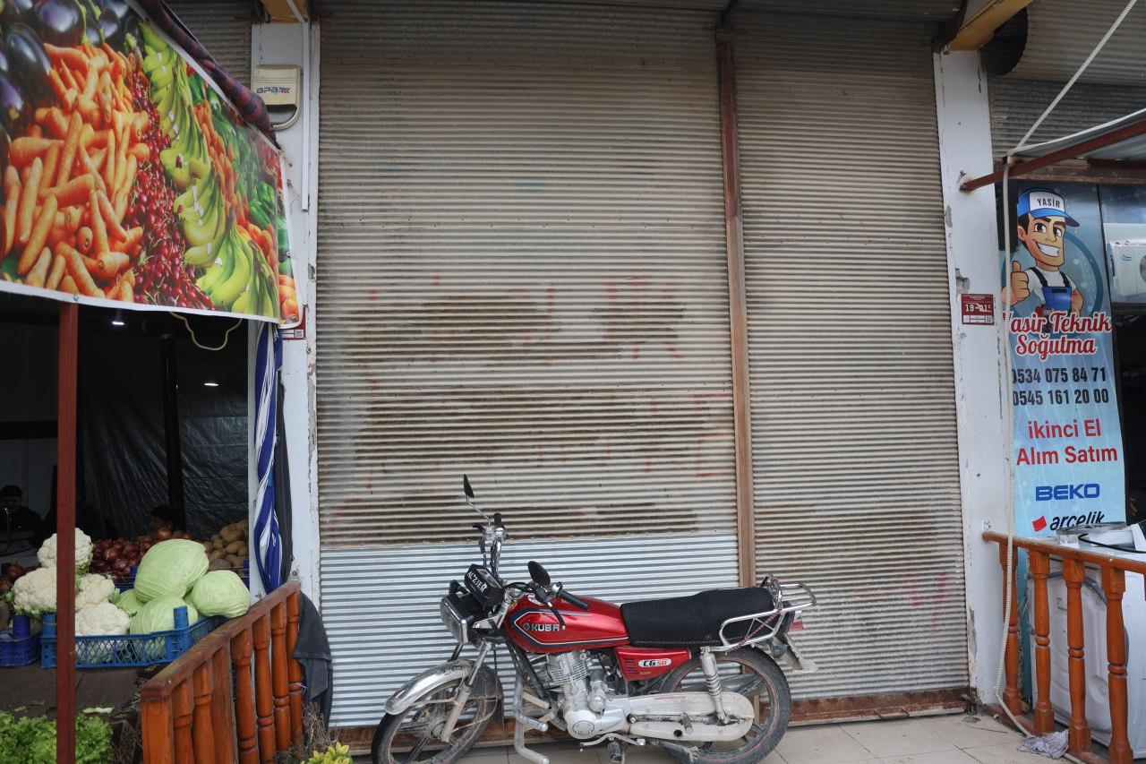 Soygunun yaşandığı kuyumcu dükkanı. 