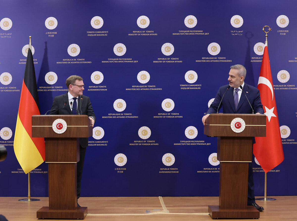 Dışişleri Bakanı Hakan Fidan, Almanya Dışişleri Bakanı Johann Wadephul ile Ankara'da bir araya geldi. Görüşmenin ardından Fidan, düzenlenen ortak basın toplantısında açıklamalarda bulundu, 12 Mart 2026 