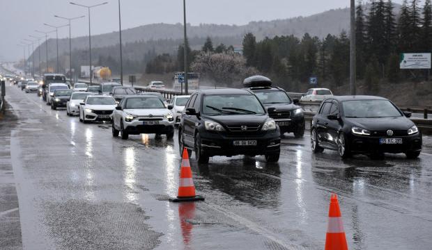 T&uuml;rkiye&rsquo;de kaza kara noktaları a&ccedil;ıklandı: 25 yol kesimi... Yola &ccedil;ıkacak s&uuml;r&uuml;c&uuml;ler dikkat!