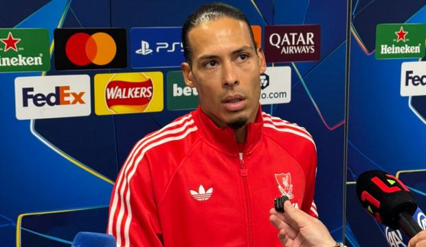 Virgil Van Dijk, 4-0 sonrası Galatasaraylı yıldızı &ouml;vd&uuml;