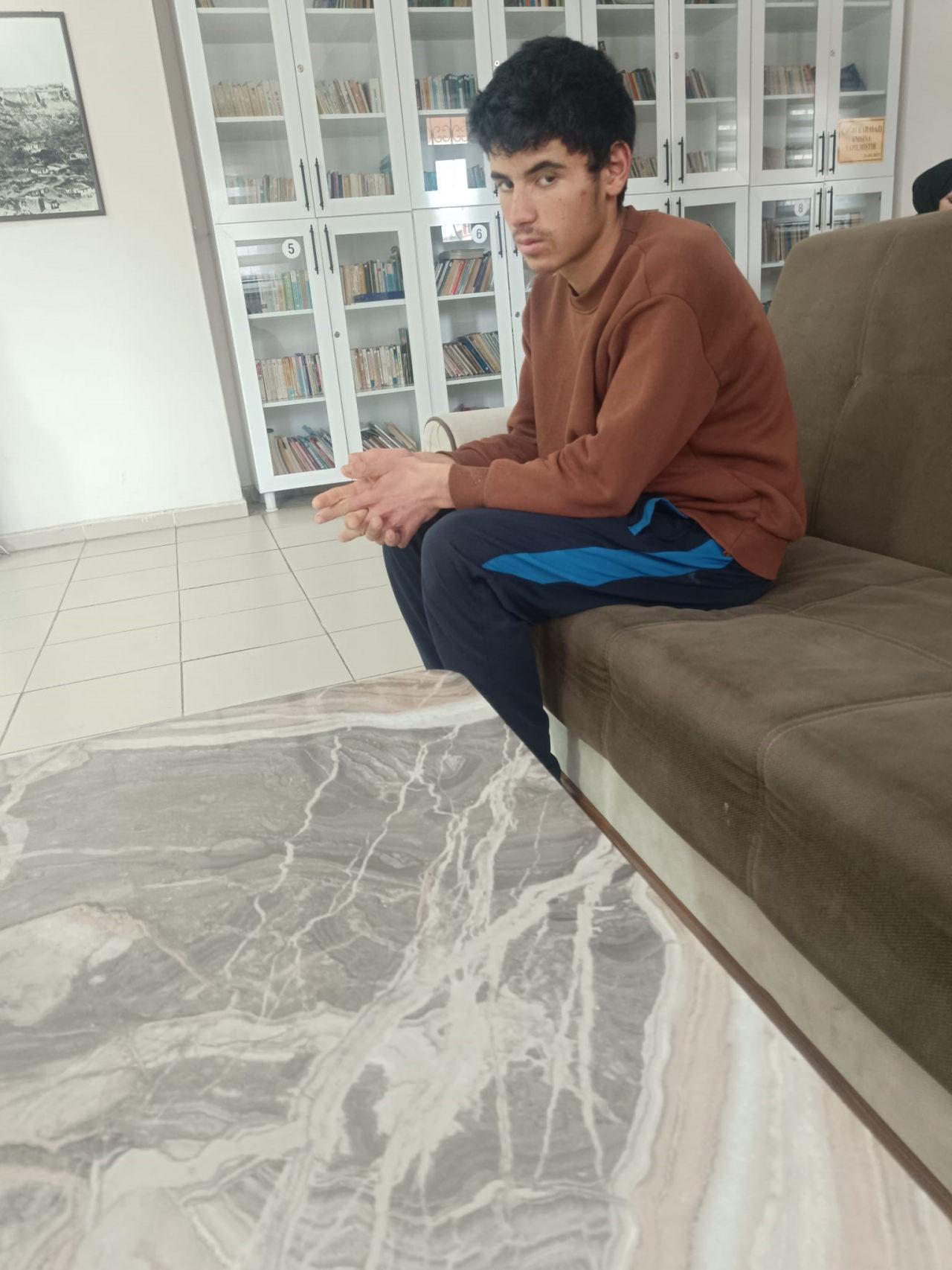 Rojhat Ağbaba (15) 4 gündür kayıp.