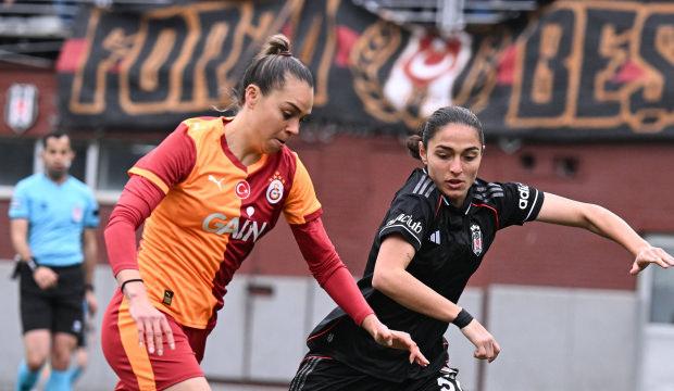 8 goll&uuml; Beşiktaş-Galatasaray derbisi nefesleri kesti! 4-1'den d&ouml;nd&uuml;ler