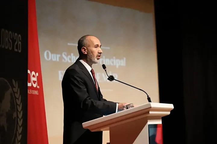 Mehmet Emin Saraç Anadolu İmam Hatip Lisesi Okul Müdürü Eyyup Demir.