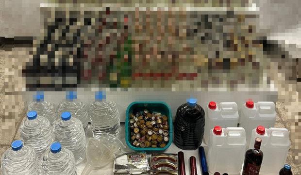 Sahte i&ccedil;ki imalathanesine baskın: Halkın sağlığıyla oynayan şebeke &ccedil;&ouml;kertildi!