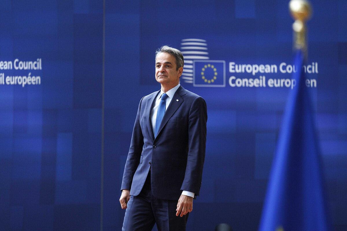 Yunanistan Başbakanı Kiryakos Miçotakis yasanın yürürlüğe girdiği gün X'te yaptığı paylaşımda 'gururlu' olduğunu söylemişti.