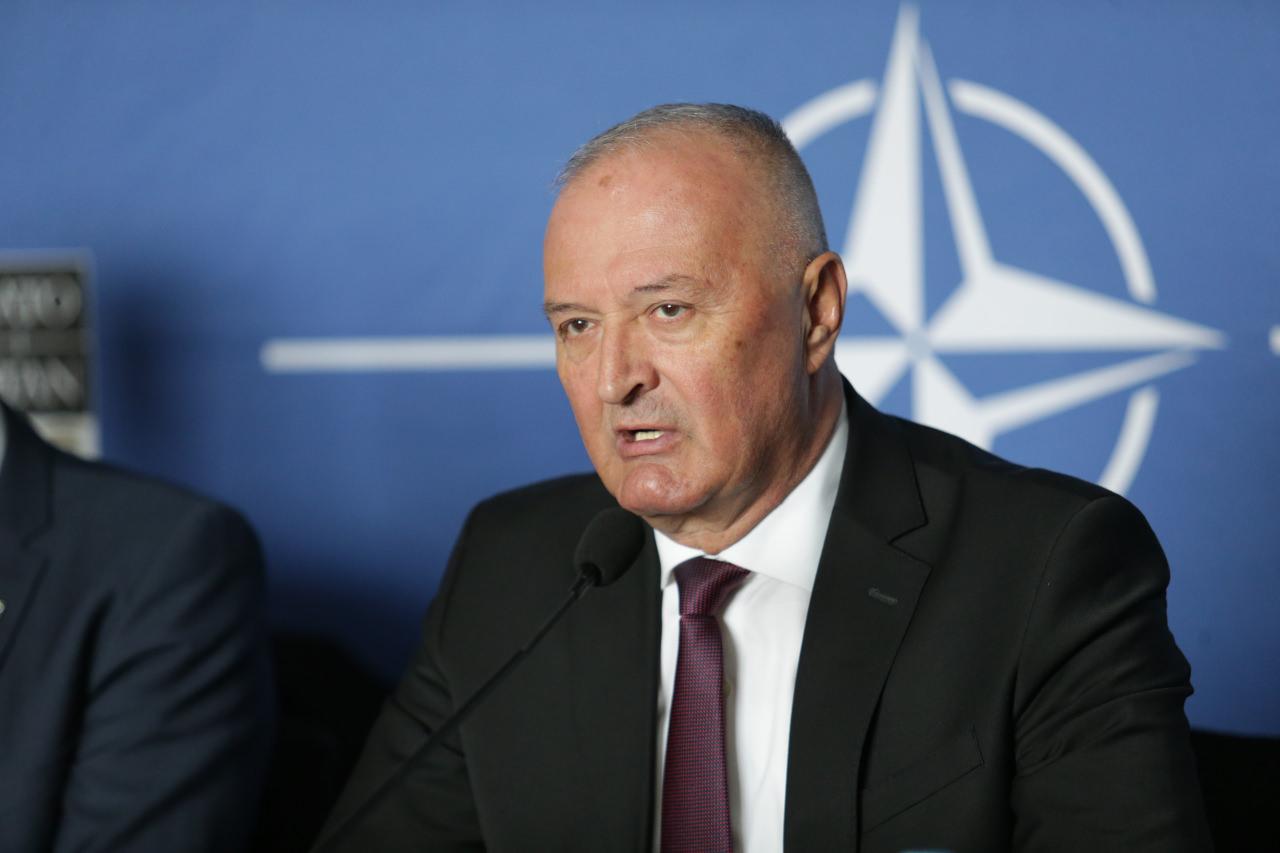 Bosna Hersek Savunma Bakanı Zukan Helez