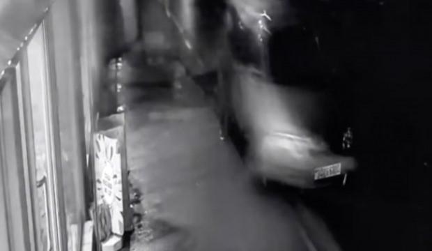 Tekel bayisinde 'alkol vermedin&rsquo; kavgası: Esnaf kendini korumak i&ccedil;in silahına sarıldı