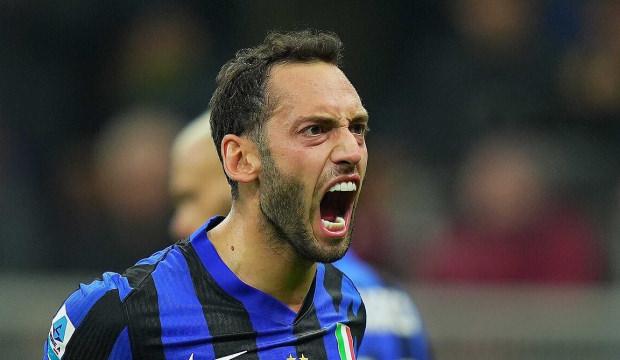 Hakan &Ccedil;alhanoğlu Galatasaray'a bu kez hi&ccedil; olmadığı kadar yakın! Okan Buruk Milano'ya gitti