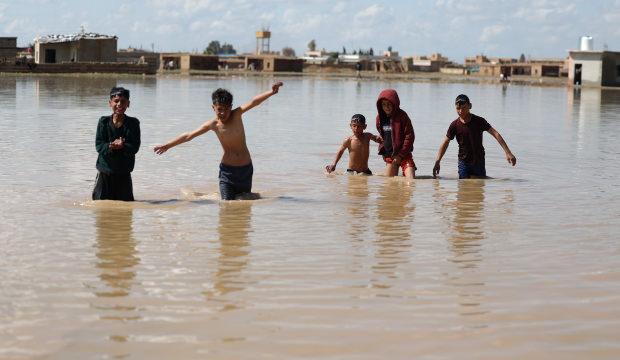 Haseke'de sel felaketi: 400 ev zarar g&ouml;rd&uuml;, 500 aile tahliye edildi