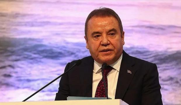 İBB'ye y&ouml;nelik 'yolsuzluk' soruşturması: Muhittin B&ouml;cek'in 2 şof&ouml;r&uuml; tutuklandı