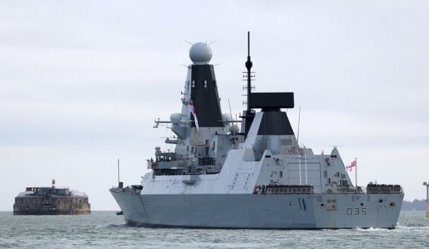 İngiliz savaş gemisi b&ouml;lgeye ulaştı! Savunma Bakanı: Kararlıyız!