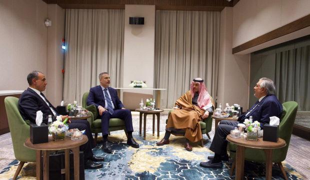 İslamabad&rsquo;da kritik toplantı! Bakan Fidan'dan 3 &uuml;lkedeki mevkidaşlarıyla &ouml;nemli temas