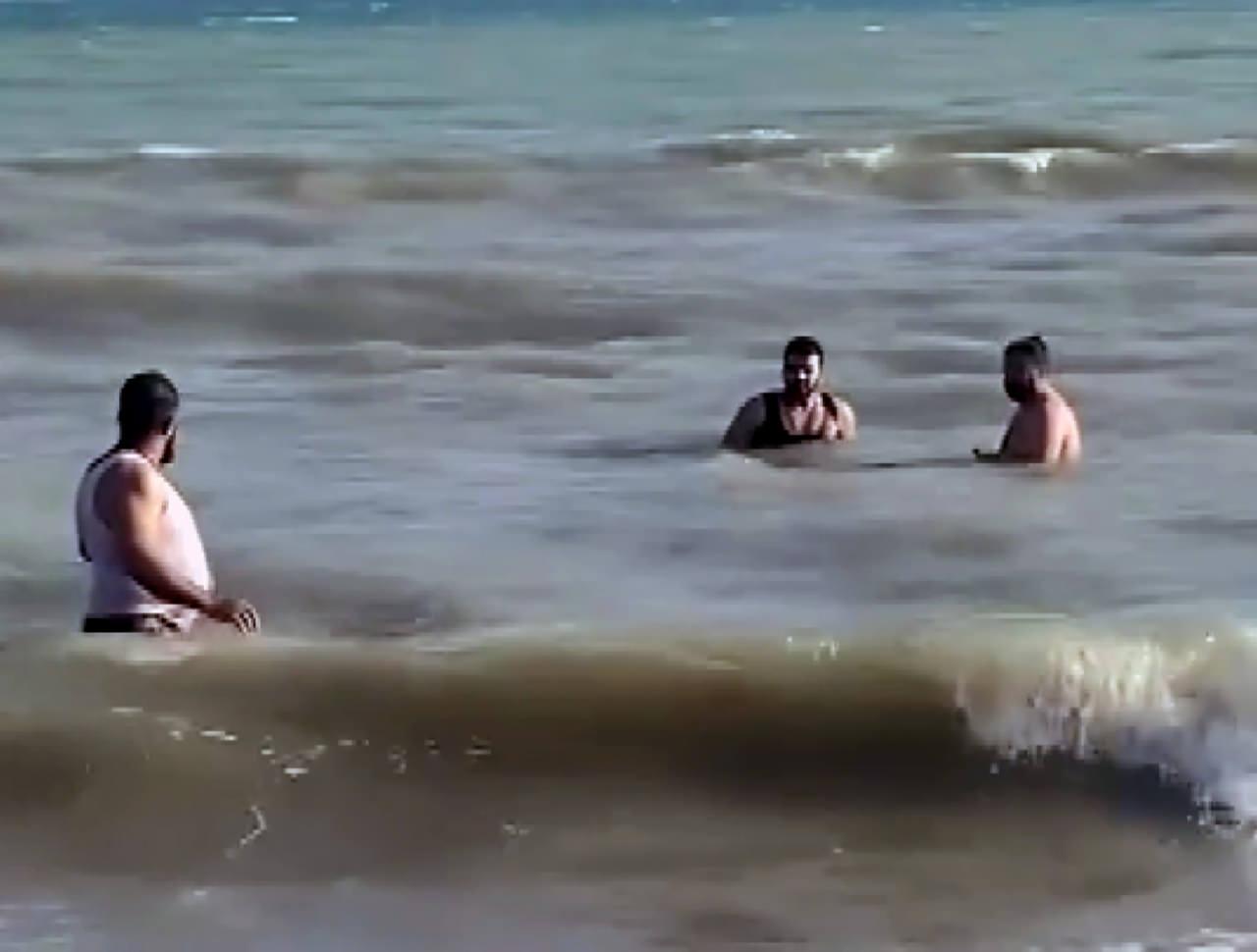 Yumurtalık ilçesinde denize girildi.