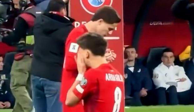 Romanya ma&ccedil;ı &ouml;ncesi dikkat &ccedil;eken anlar: Arda dua etti, Kenan s&uuml;nneti uyguladı