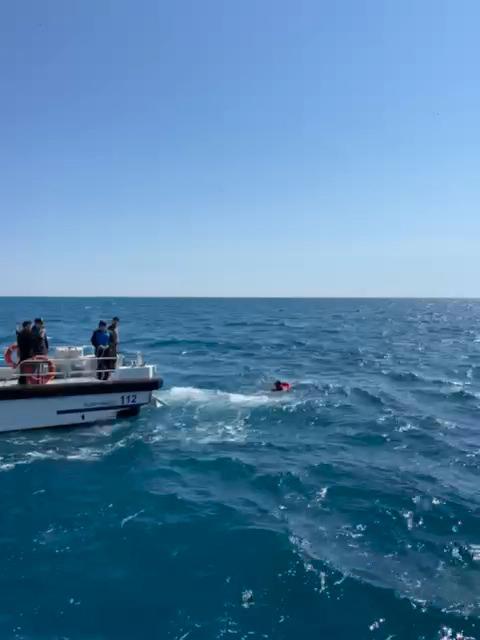 Şahıs, ekiplerin fark etmesinin ardından kurtarıldı.