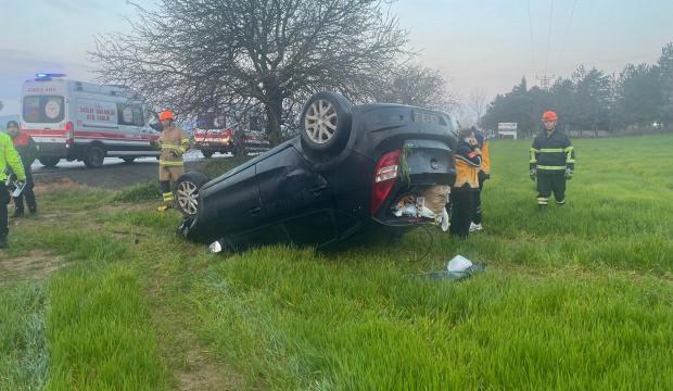 Takla atan otomobilin s&uuml;r&uuml;c&uuml;s&uuml; &ouml;ld&uuml;