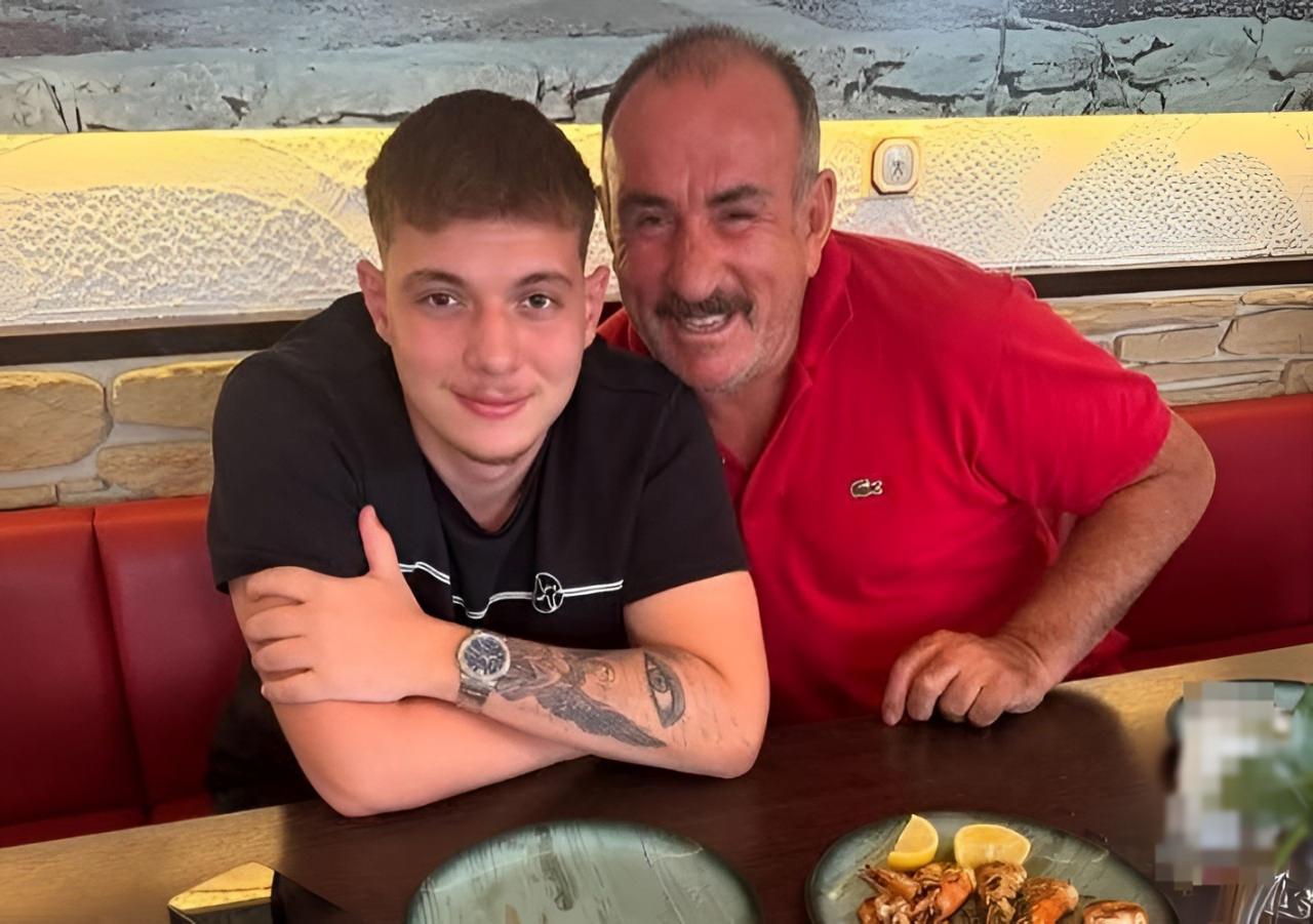 Efe Şayık (20) ve babası Ekrem Şayık (61)