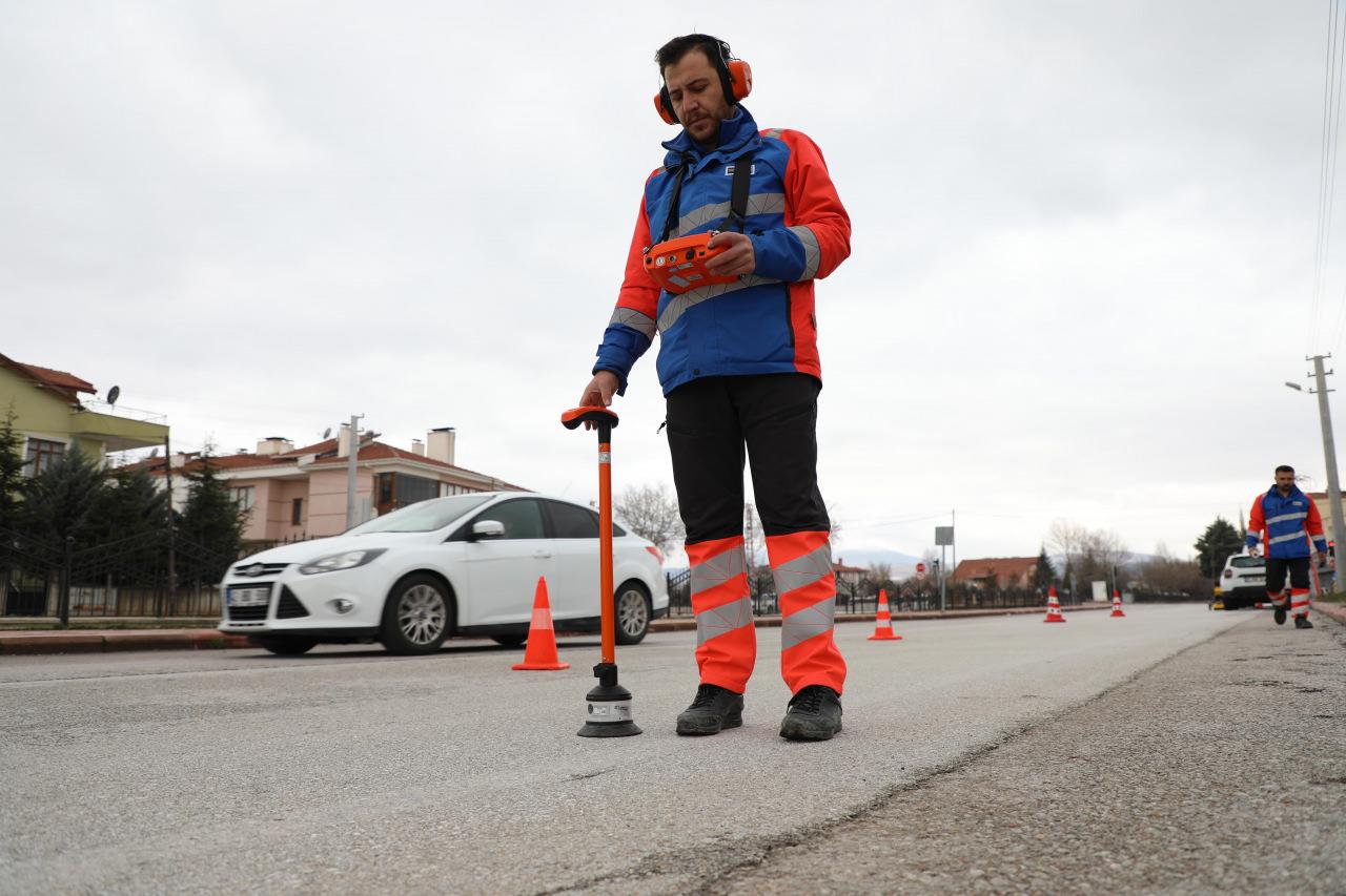 Kentte ekiplerin çalışmaları devam ediyor. 