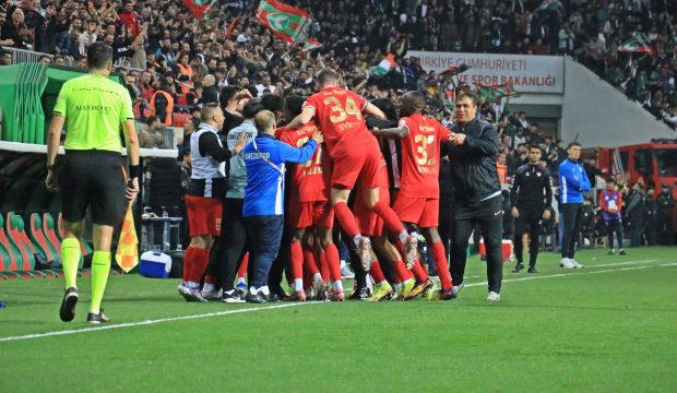7 goll&uuml; &ccedil;ılgın ma&ccedil;ta Amedspor farka koştu