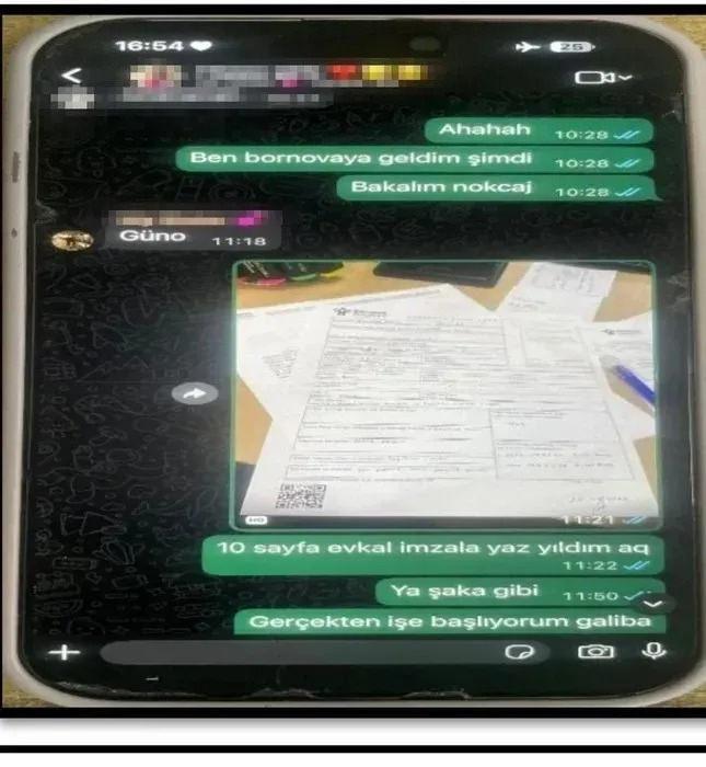 A. A.'nın telefonundan çıkan mesajlaşmalar.