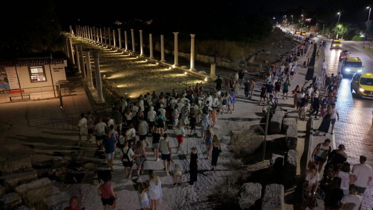 Turizmde tarihi sıçrama! Bakan Ersoy Antalya'dan duyurdu: Gelirler yüzde 109 arttı