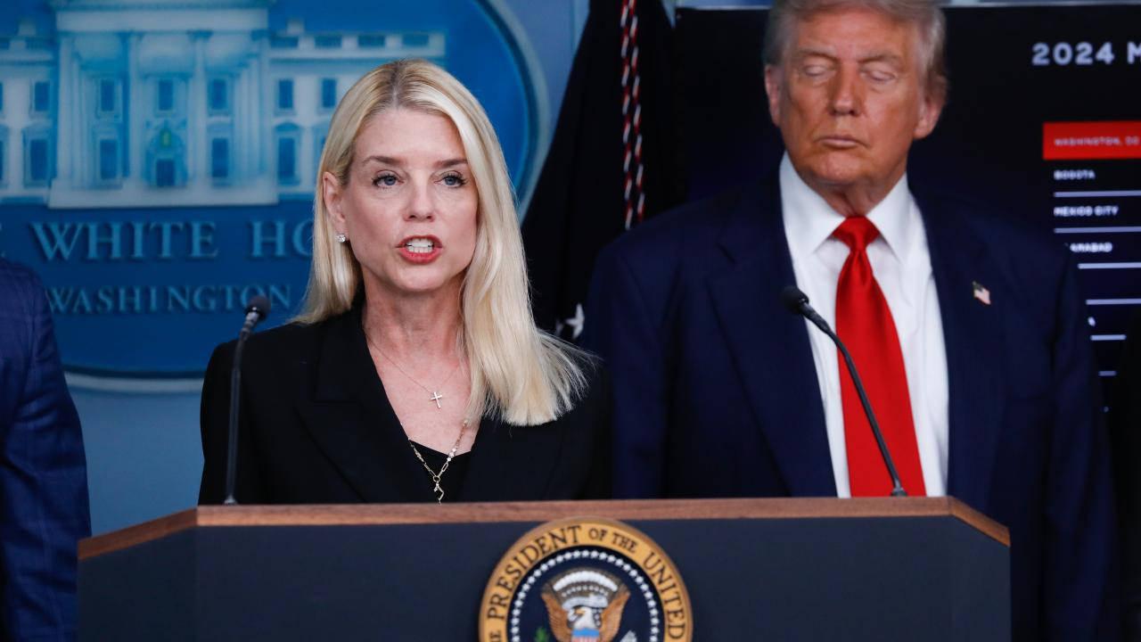 Adalet Bakanı Pam Bondi