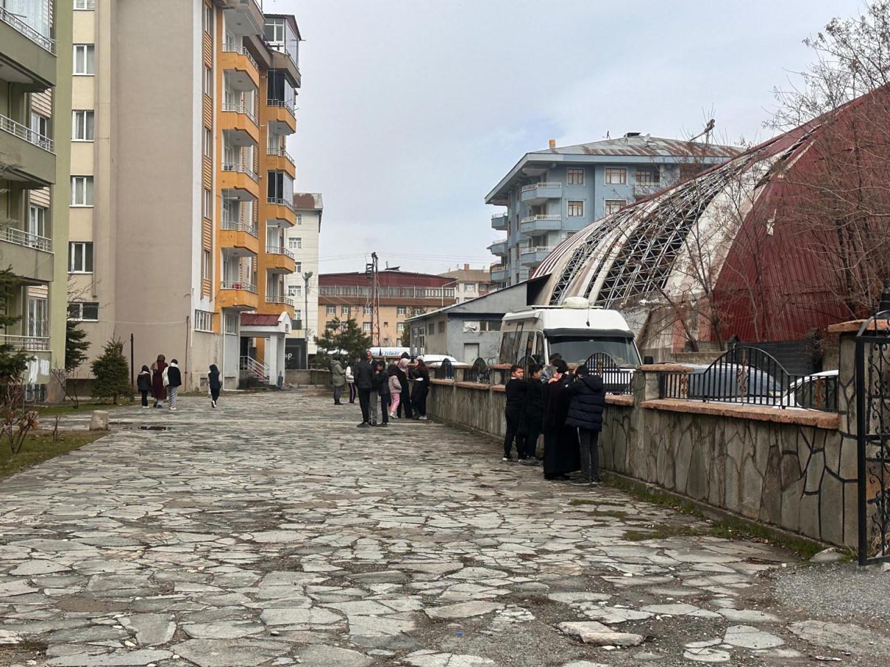 Deprem Erciş ilçesinde de hissedildi.