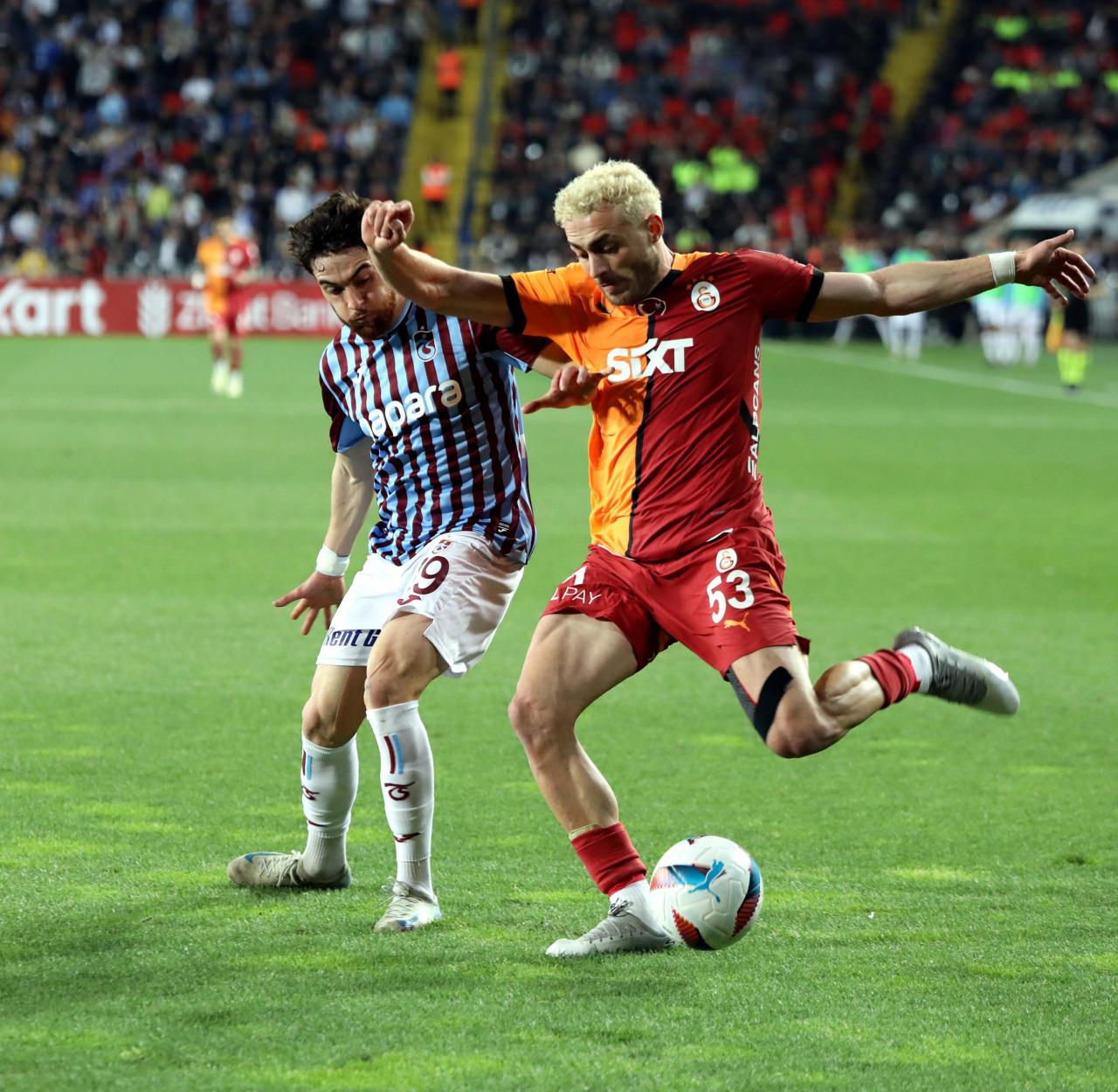 Galatasaray - Trabzonspor karşılaşmasından bir kare