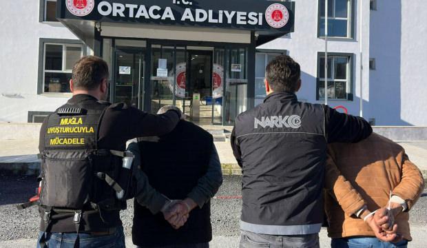 Otogarda zehir operasyonu: Otob&uuml;sten binlerce uyuşturucu hap &ccedil;ıktı!
