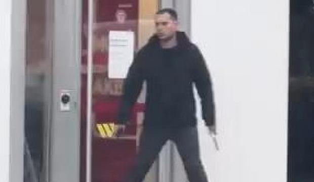 Aşkı kabusa d&ouml;nd&uuml;: İşinden olunca &ccedil;alıştığı bankayı rehin aldı