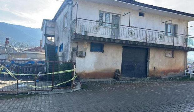 Karısını, kayınvalidesini, kayınpederini ve kayınbiraderini uykuda katletti