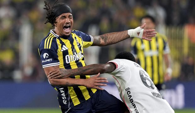 Derbide korkutan sakatlık! Kafa travması ş&uuml;phesi sebebiyle hastaneye g&ouml;t&uuml;r&uuml;ld&uuml;