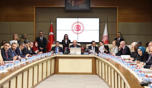 Doğum izinleri uzuyor, sosyal medya ve dijital oyunlara yeni d&uuml;zenleme geliyor