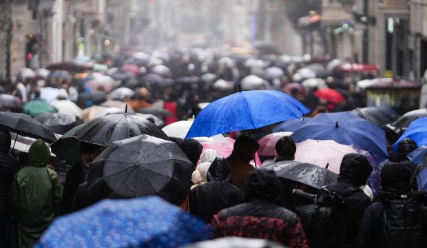 G&uuml;neşe aldanmayın, yeni yağış dalgası geliyor! İstanbul'da 4-5 g&uuml;n s&uuml;recek