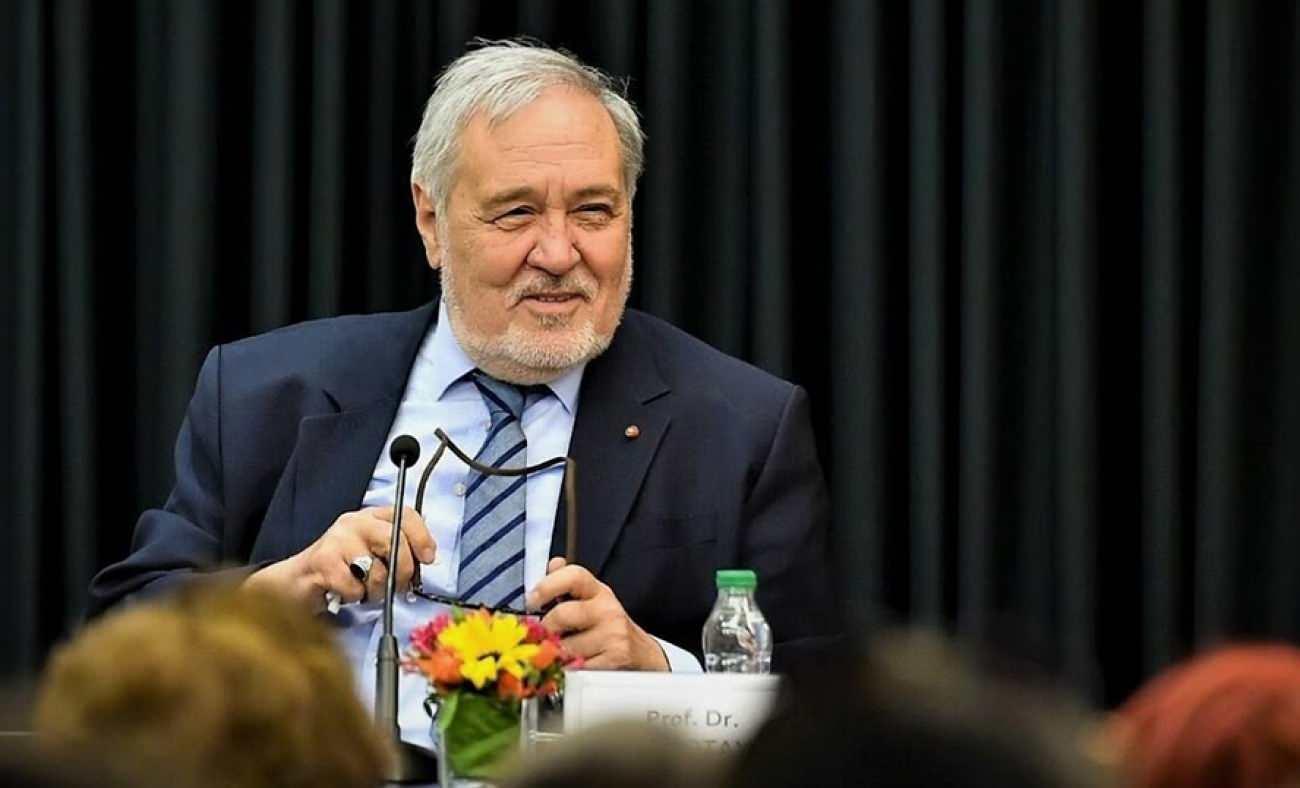 İlber Ortaylı'nın ailesinden dikkat &ccedil;eken sosyal medya kararı! 