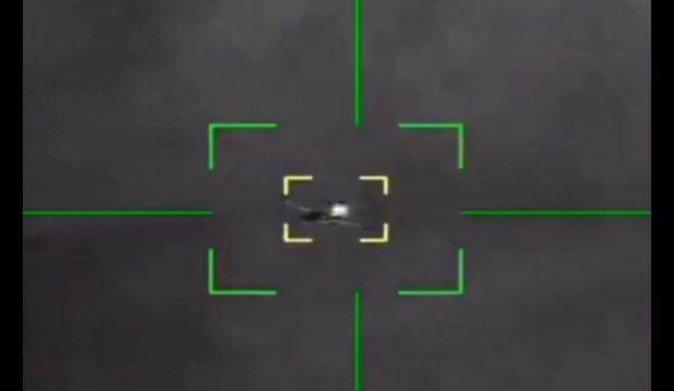 İran, ABD savaş u&ccedil;ağının vurulduğu anları yayınladı! D&uuml;nyada g&uuml;ndem olan g&ouml;r&uuml;nt&uuml;ler