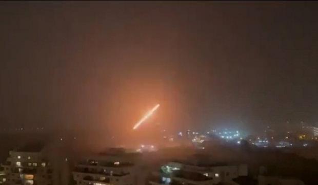 İran, Tel Aviv ve Petah Tikva'yı vurdu!