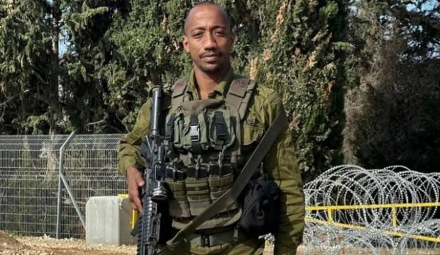 İsrail kaptanından katliam mesaisi! Silah ateşlerken g&ouml;r&uuml;nt&uuml;lendi