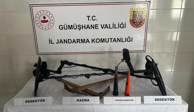 G&uuml;m&uuml;şhane&rsquo;de define avcılarına jandarma darbesi: Su&ccedil;&uuml;st&uuml; yakalandılar!
