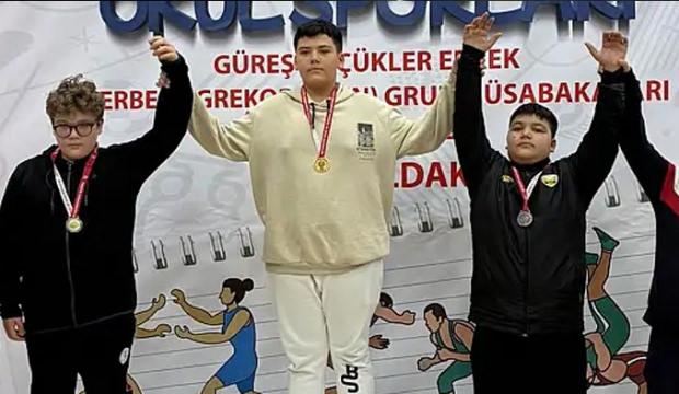 Konya B&uuml;y&uuml;kşehir Belediyespor G&uuml;reş Takımı'ndan tam 9 madalya!