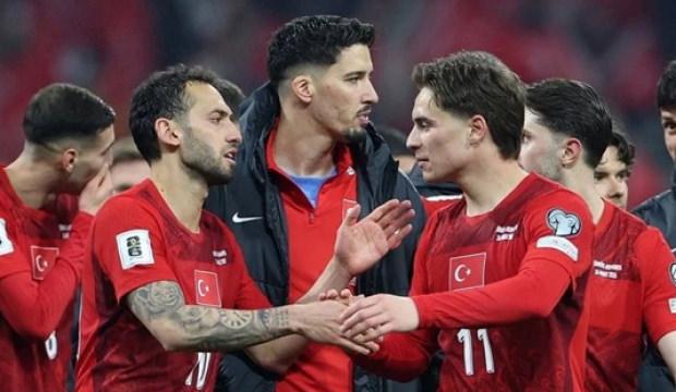 Kosova'da A Milli Takım'ın otelinin yakınında havai fişek atan 2 kişi g&ouml;zaltına alındı!