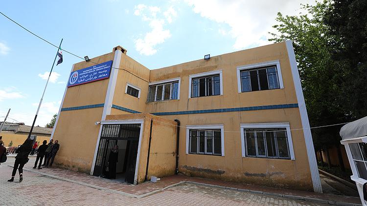 Suriye'de, Gaziantep Üniversitesi'ne ait bir fakülteden görüntü.